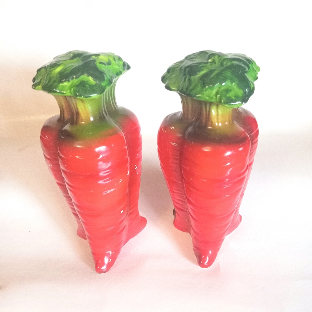 Vintage Salt & Pepper Shakers Bunch of Carrots Ceramic Japan Large